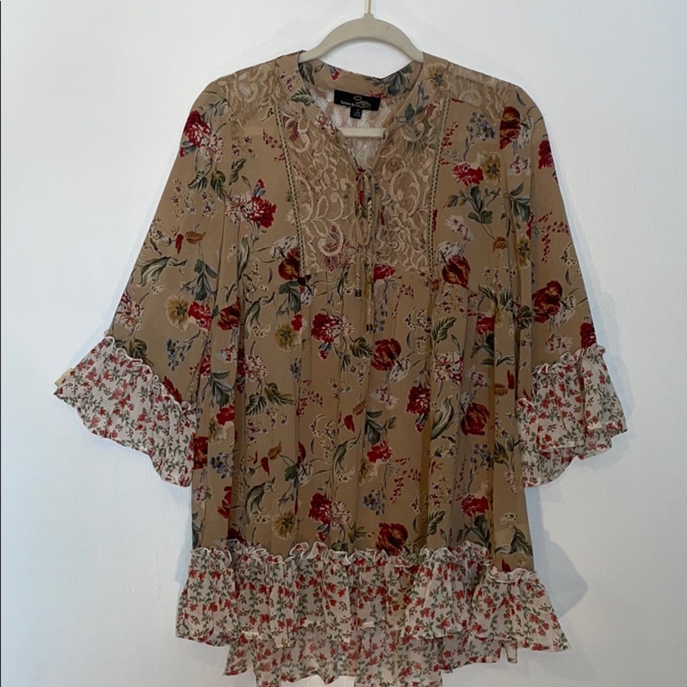 Suzanne Betro floral peasant top